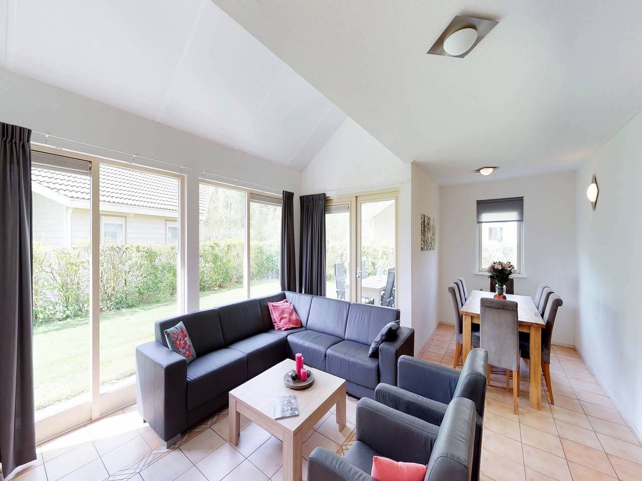 Comfortable holiday home with two bathrooms at Veerse Meer in Kortgene, Mer du Nord Pays-Bas