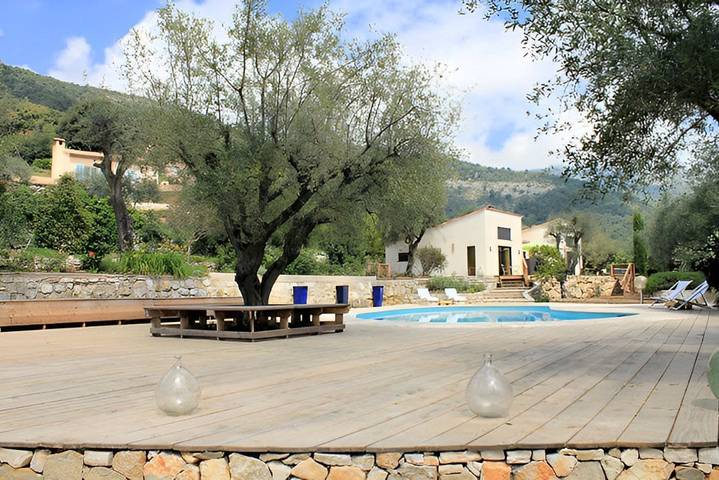 Chambre d’hôte pour 3 personnes, avec piscine ainsi que jardin et terrasse dans les Alpes maritimes - 3