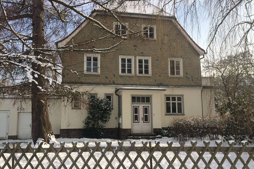 Ganze Wohnung, Ferienwohnung in kultiger 30er-Jahre Villa im Thüringer Wald in Gräfenroda, Thüringer Kernland
