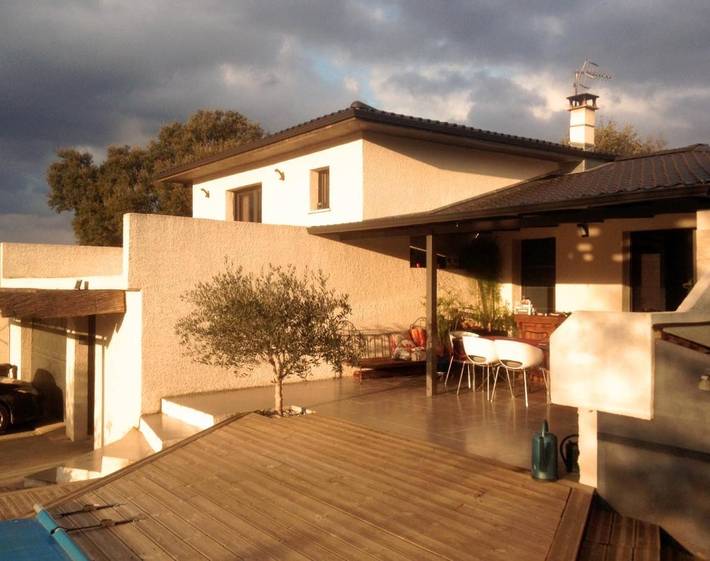 Chambre d’hôte pour 3 personnes, avec Terrasse ainsi que Jardin et Piscine