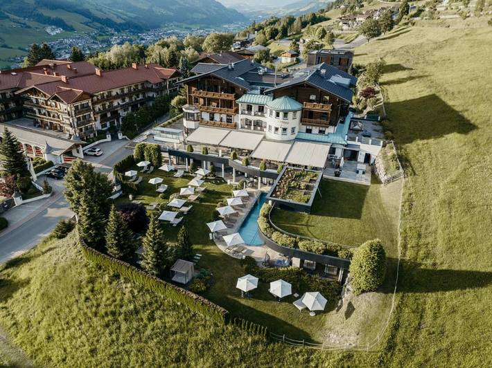 Hotel für 2 Personen, mit Sauna und Ausblick sowie Pool und Garten, mit Haustier in Alpendorf