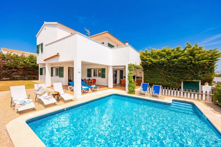 Chalet para 8 personas con balcón in Coves Noves, Es Mercadal