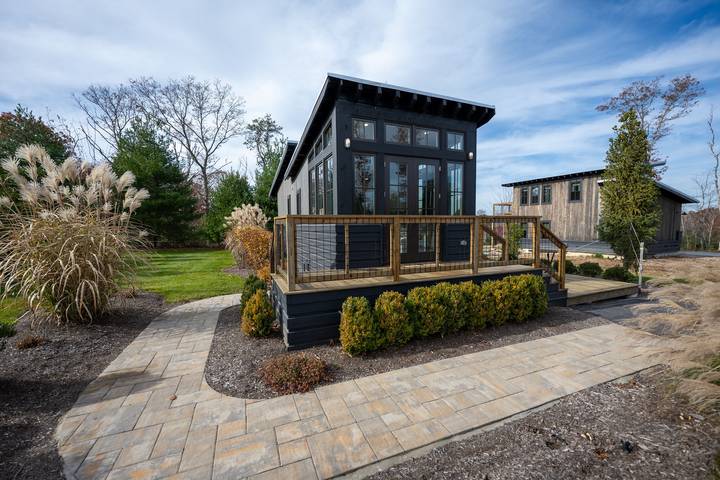 Vacation rental for 3 people, with pool and sauna in New England