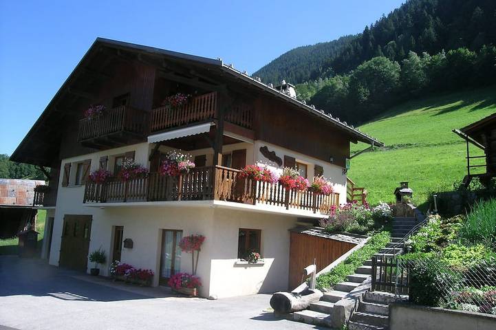 Chalet pour 10 personnes, avec balcon dans Arêches