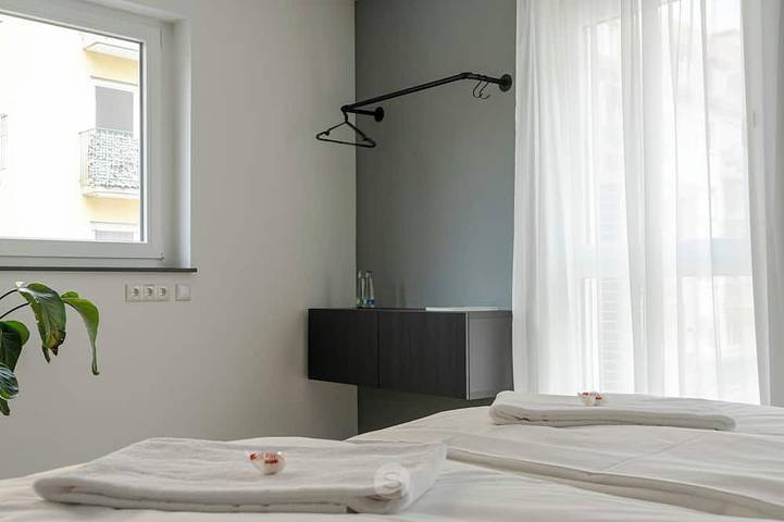 Appartement entier, Perfect city center location, 107 sqm, directly at the opera house in suite flair with terrace in Nuremberg, Franconie