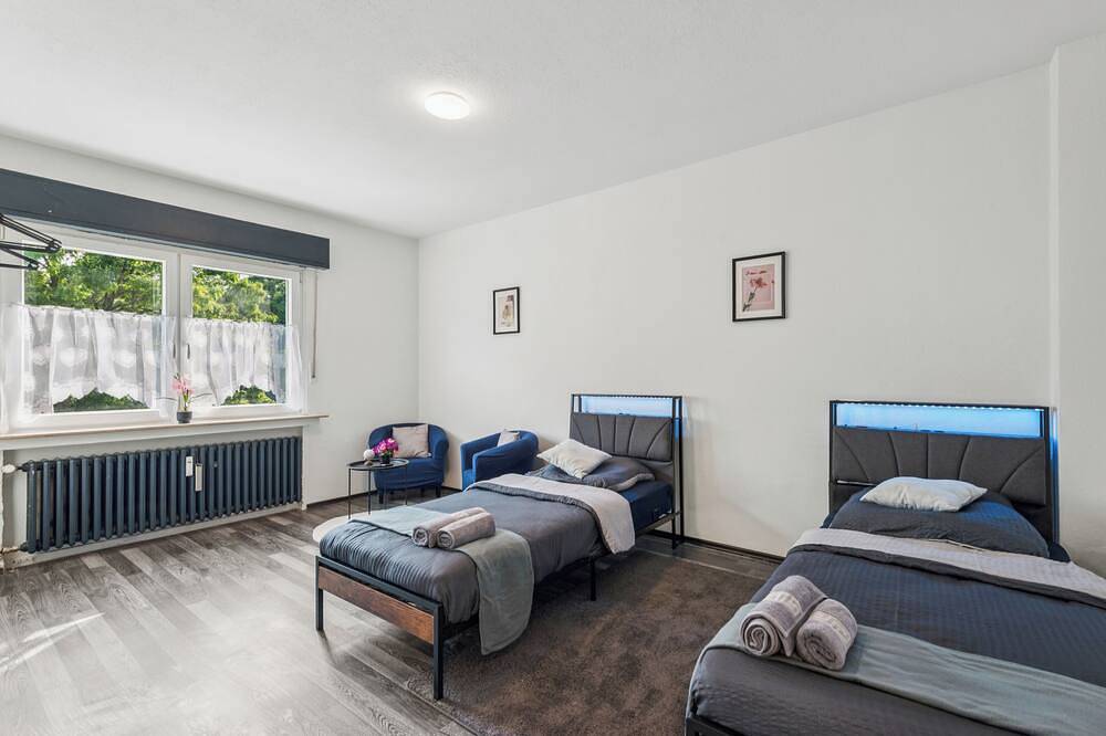 Ganze Wohnung, Gute Lage, Ideal für Monteure, Messegäste, 3 Schlafzimmer, Smarttv in Velbert, Kreis Mettmann