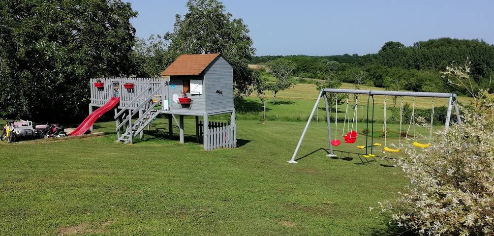 Cottage pour 7 personnes, avec jardin et piscine à Saint-Romain-sur-Cher
