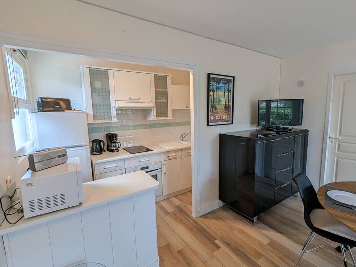 Appartement entier, Charmant Studio Cabine avec Grande Terrasse et Proximité Plage à Arcachon in Arcachon, Région d'Arcachon