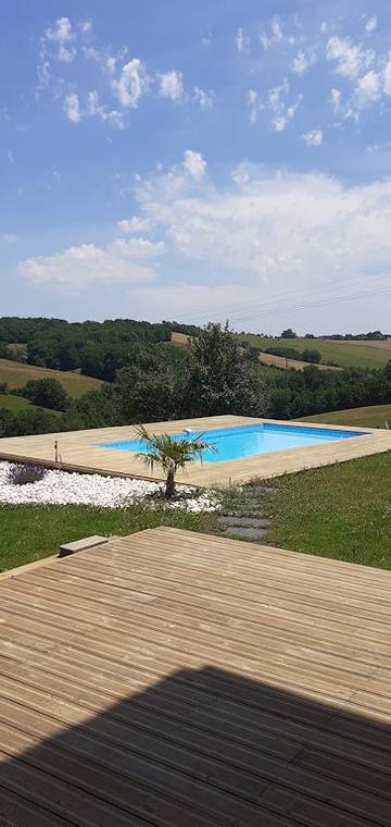Gîte pour 2 personnes, avec jardin ainsi que piscine et terrasse dans le Gers
