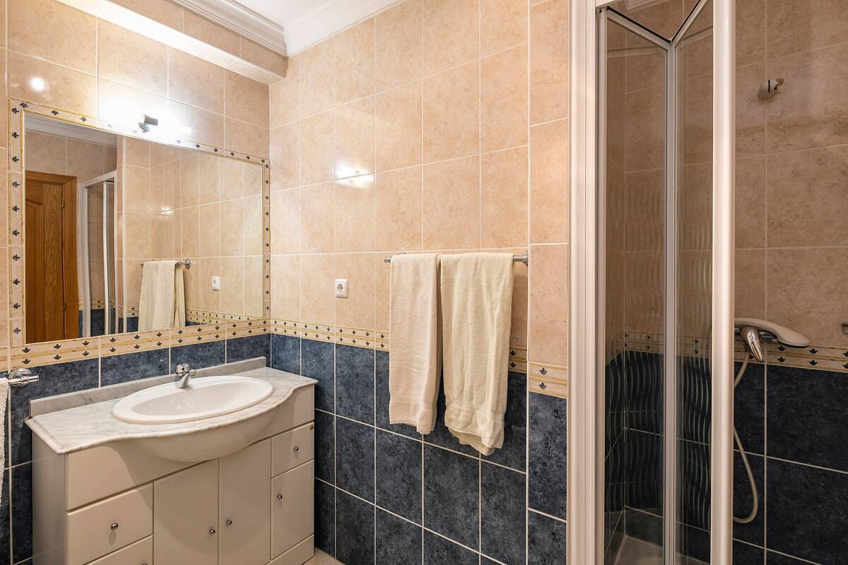 Entire vacation apartment, Lovely 2-Bed Apartment in Sao Rafael in Albufeira, Faro District