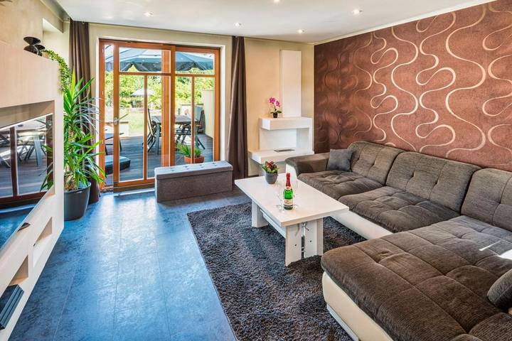 Ferienwohnung für 6 Personen, mit Balkon und Terrasse sowie Garten und Ausblick in Cossebaude/Mobschatz/Oberwartha