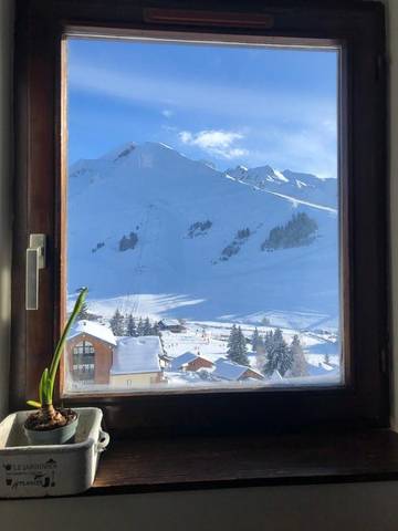 Gîte pour 6 personnes, avec terrasse et vue à Manigod