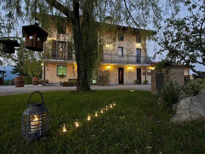 Privatzimmer für 4 Personen, mit Terrasse und Garten sowie Ausblick in San Daniele del Friuli