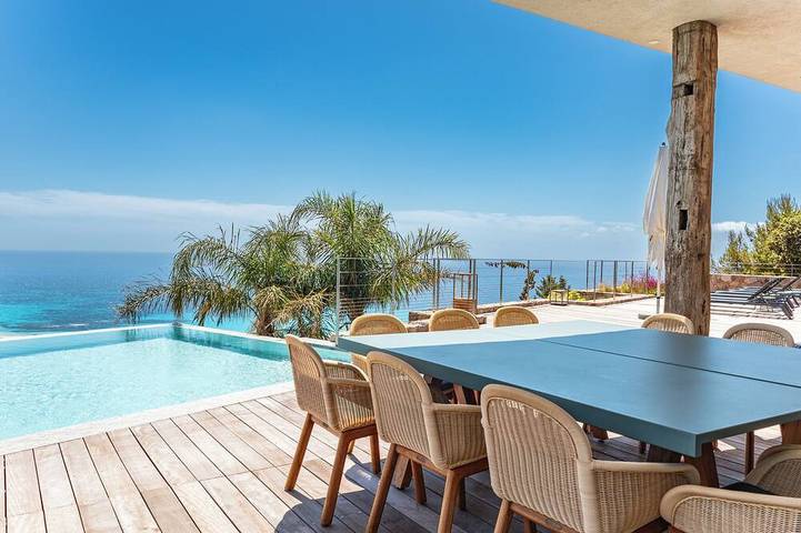 Villa pour 14 personnes, avec jardin et sauna, animaux acceptés dans Palombaggia