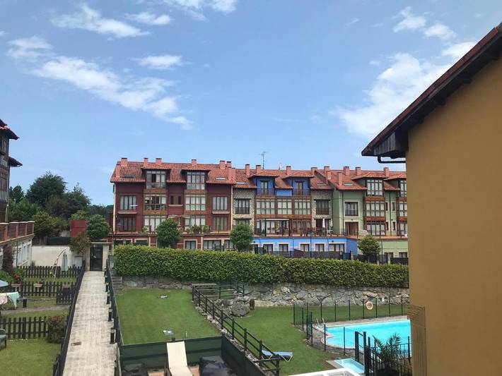 Apartamento para 4 personas, con Jardín además de Piscina y Vistas en Colombres
