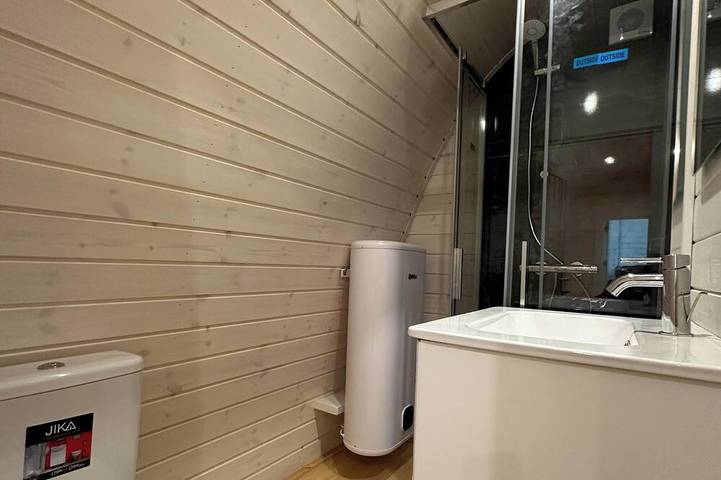 Ferienhaus für 4 Personen, mit Whirlpool und Terrasse sowie Garten und Sauna am Bärwalder See - 2