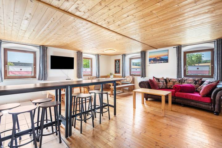 Ferienhaus für 12 Personen, mit Garten