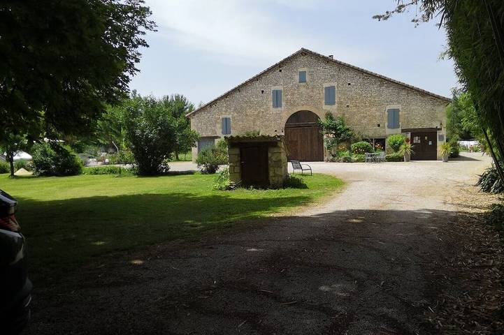 Location de vacances pour 7 personnes, animaux acceptés à Lauzerte