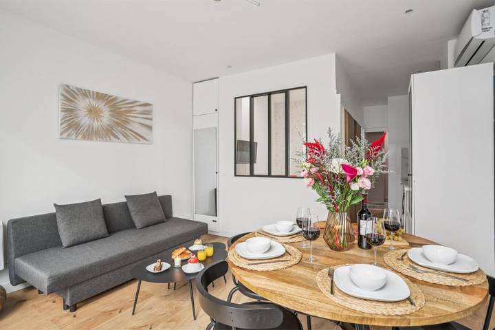 Gîte pour 6 personnes, avec jacuzzi dans Theatre De La Tour