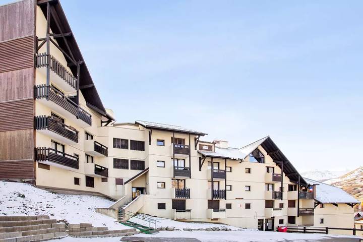 Studio pour 4 personnes, avec terrasse, animaux acceptés dans Vars (station de ski)