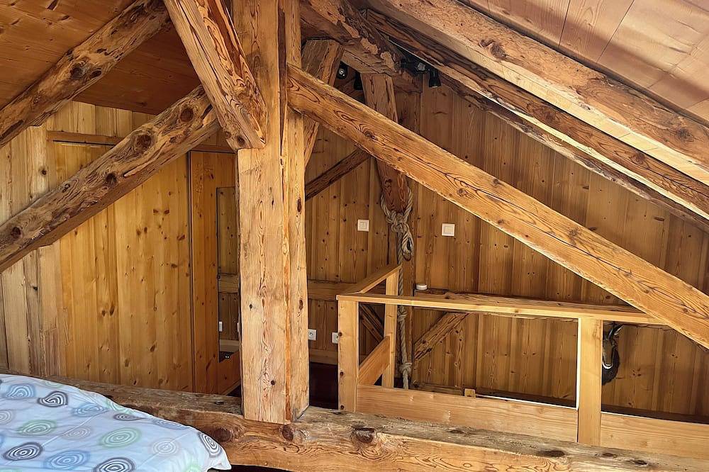 Atypical 2-person chalet \"Les Prodains\" private parking and free shuttle service in Morzine, Les Portes du Soleil