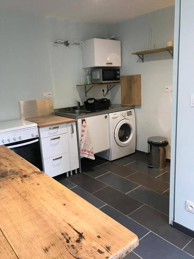 Location de vacances pour 5 personnes, avec vue et jardin, adapté aux familles à Montcel - 2