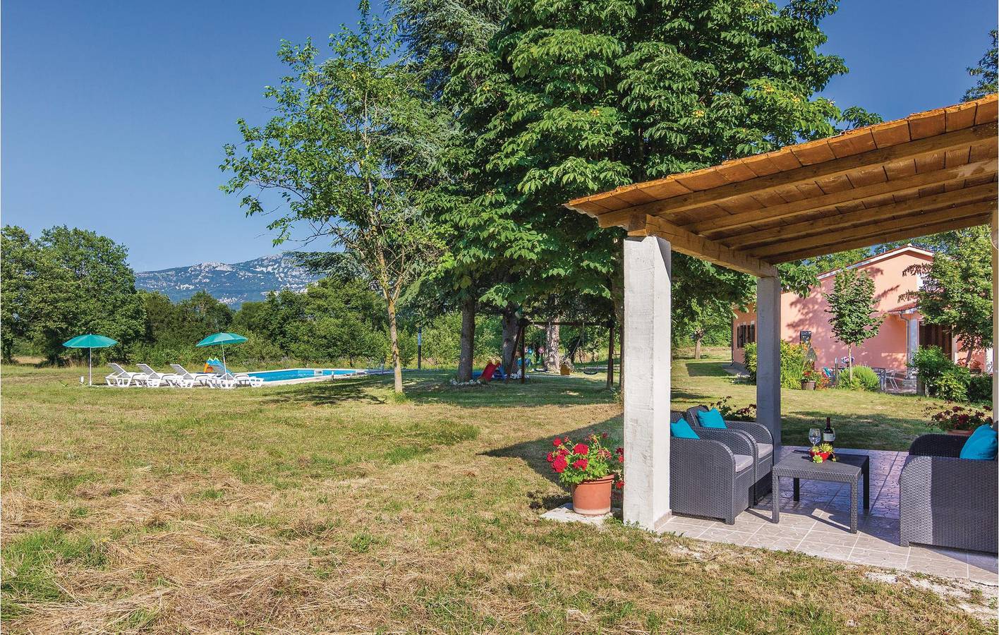 Reizendes Apartment mit einem Schlafzimmer und Pool in der Nähe des Stadtzentrums von Kršan in Kršan, Ostküste Istrien