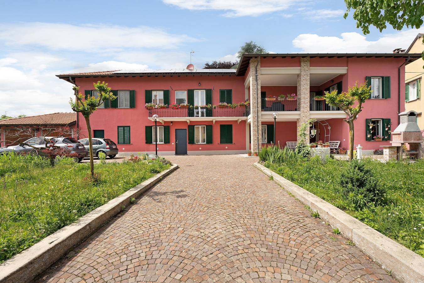 Ganze Wohnung, Apartment „Al Vecchio Pozzo“ mit privater Terrasse, Wlan und Klimaanlage in Brebbia, Lago Maggiore (Lombardei)