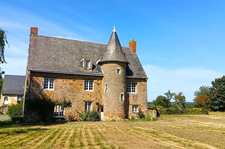 Location de vacances pour 25 personnes, avec jardin, animaux acceptés à Chambellay