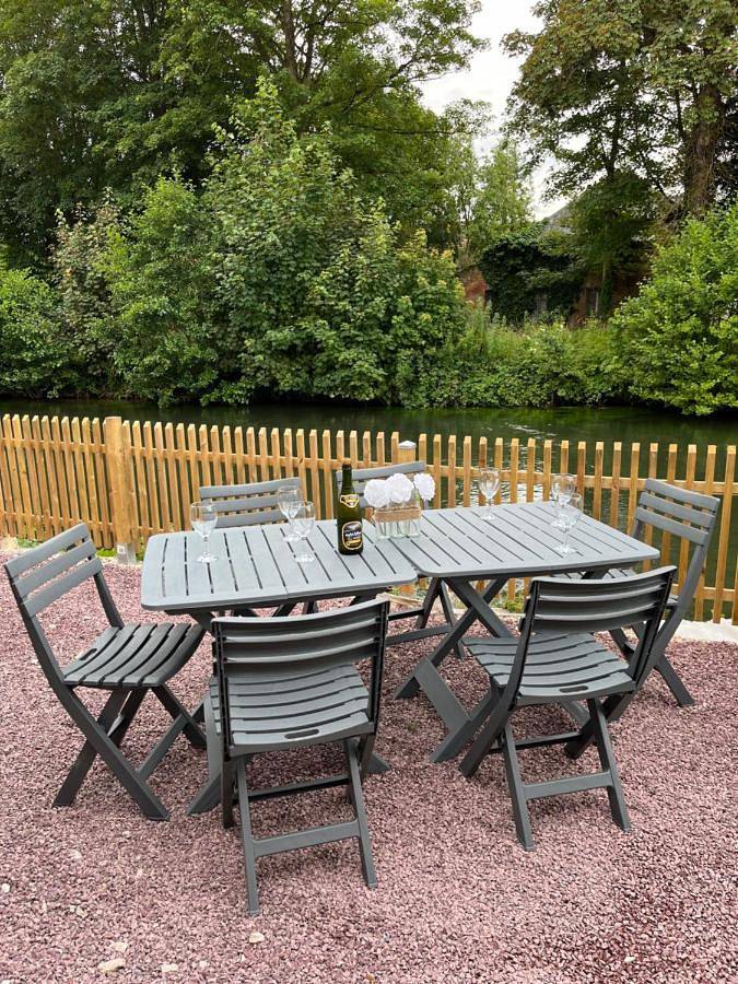 Location de vacances pour 6 personnes, avec Balcon et Terrasse ainsi que Jardin et Vue à Ponts-et-Marais