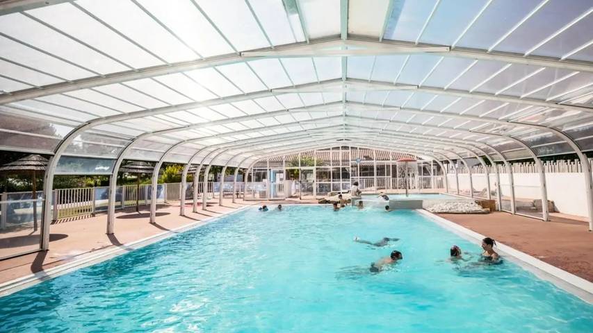 Camping pour 4 personnes, avec Terrasse à Les Moutiers-en-Retz - 2