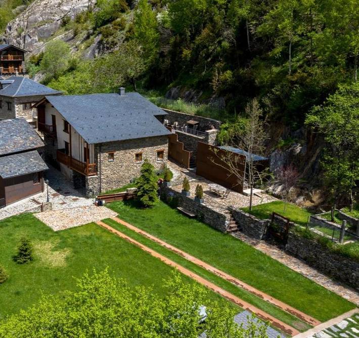 Chalet pour 12 personnes, avec Balcon et Terrasse ainsi que Jardin et Vue en Andorre - 2