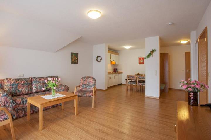 Ferienwohnung für 4 Personen, mit Balkon und Garten sowie Ausblick in Simonswald