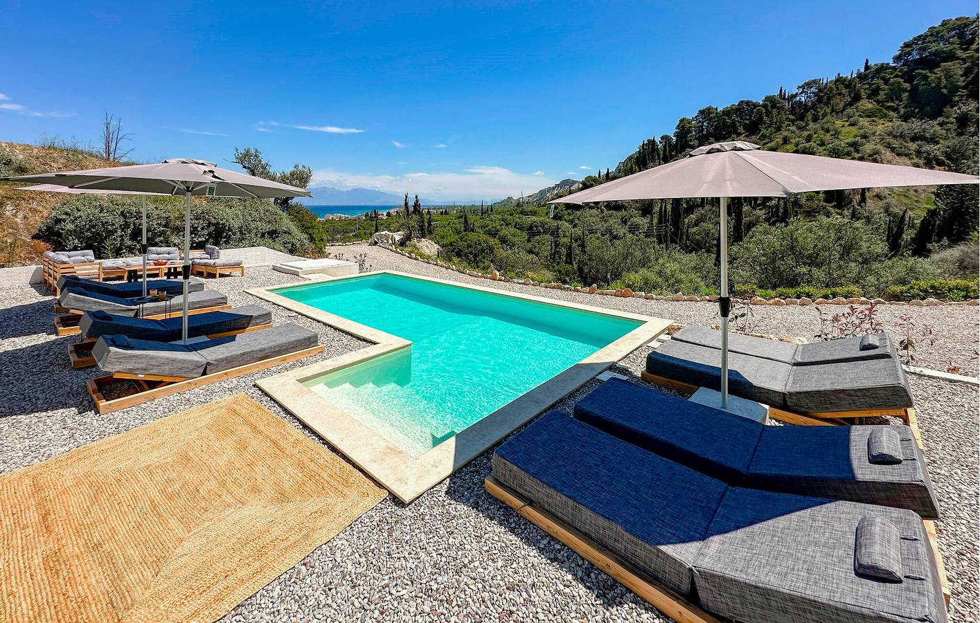 Glücklich am Strand: Klimaanlage, Pool, Parkplatz, WiFi - Xylokastro Apt in Ligia (Xylokastro-Evrostini), Korinthia