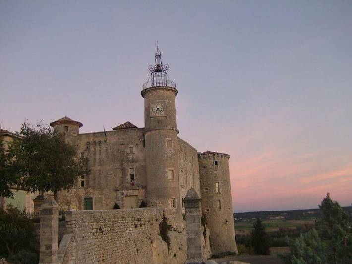 Location de vacances pour 4 personnes, avec Terrasse et Jardin ainsi que Piscine et Vue à Lussan - 3