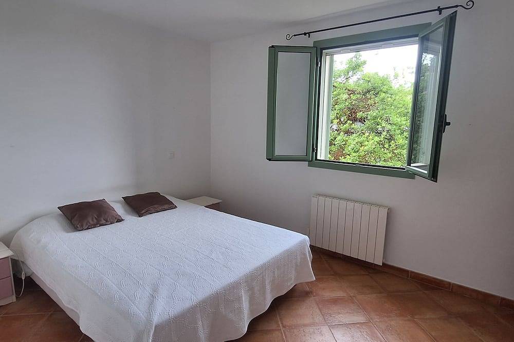 Villa in the countryside, near the sea. Fantastic panoramic sea views. in Santa-Lucia-di-Moriani, Arrondissement de Corte
