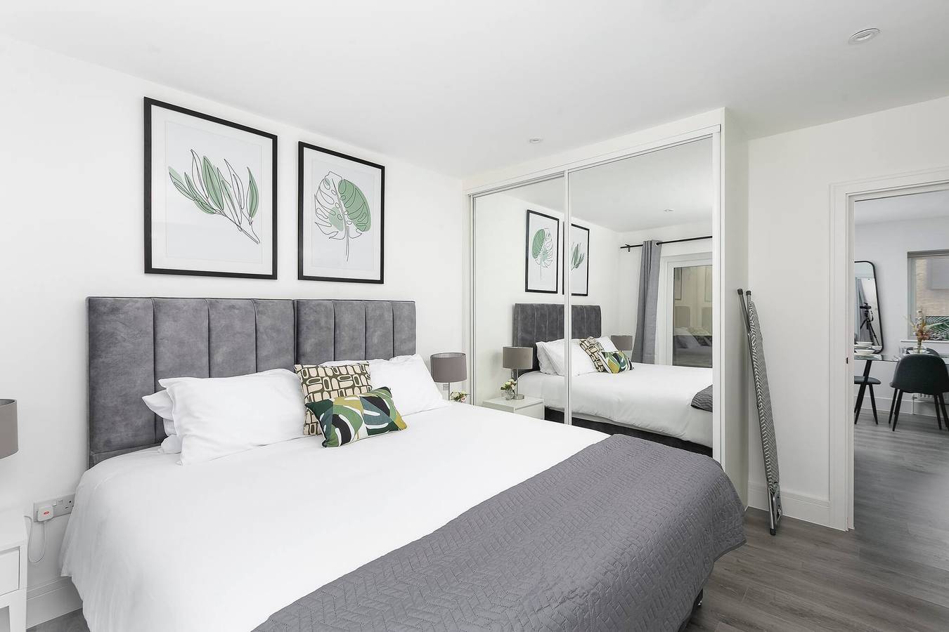 Entire apartment, Skyvillion -vineyard Court- Enfield 1-bed Wgarden in London, South East England