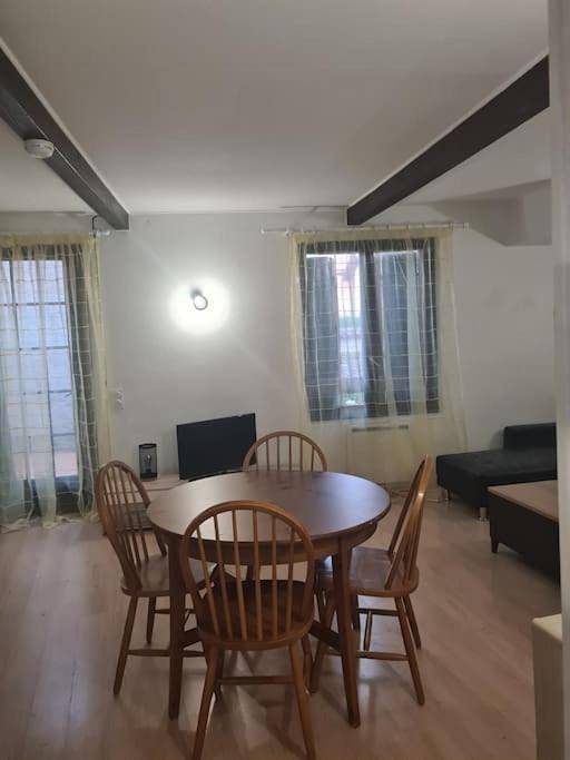 Gîte pour 4 personnes, avec Balcon et Terrasse à Vourles