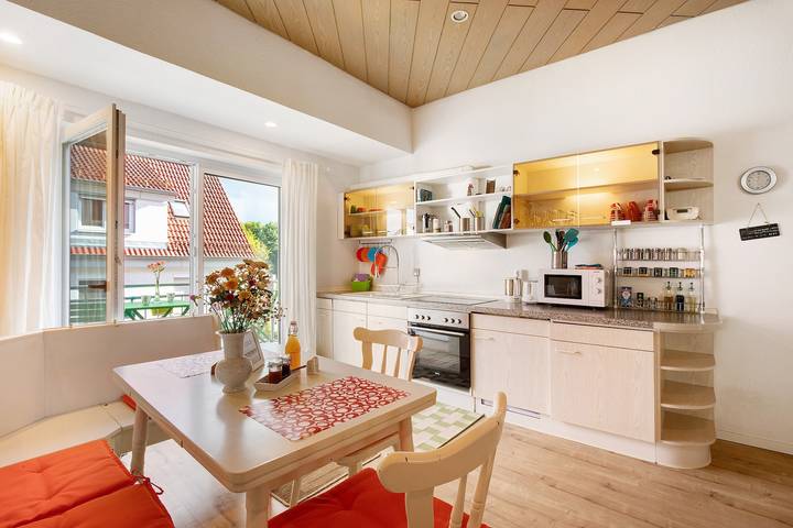 Appartement entier, Appartement de style loft à Nürtingen avec balcon et proximité du Neckar in Nürtingen, Arrondissement d'Esslingen