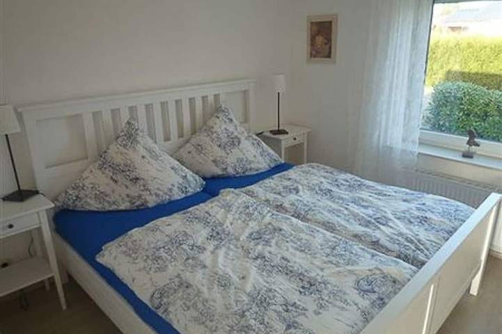 Ferienhaus für 4 Personen, mit Terrasse und Garten sowie Pool in Neuharlingersiel - 2