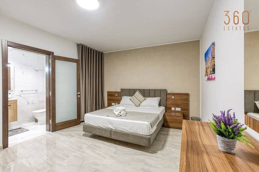 Apartamento inteiro, Luxurious, spacious fully equipped home in Swieqi in San Giljan, Ilha de Malta