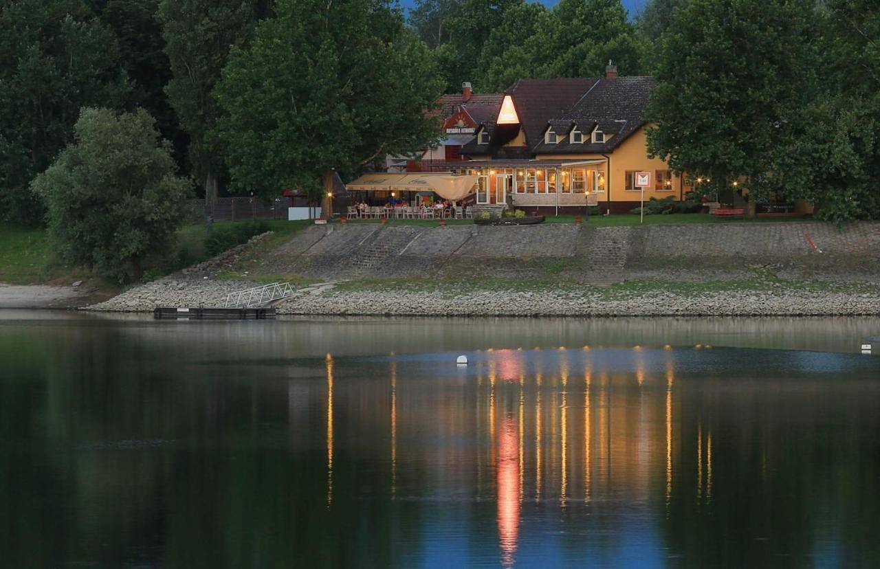 Vizafogó Panzió és Étterem in Baja, Komitat Bács-Kiskun
