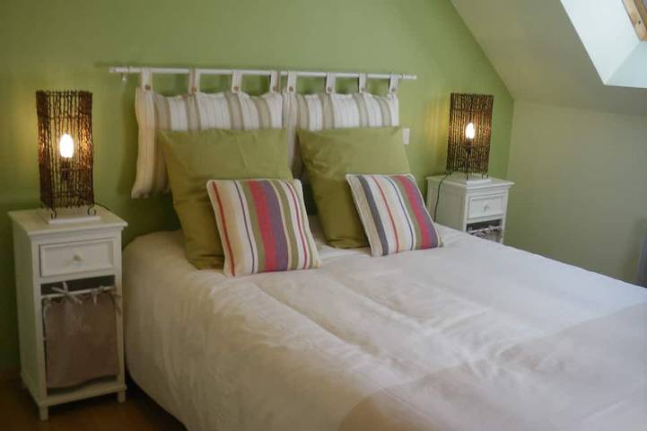 Location de vacances pour 7 personnes, avec jardin à Bonnemain - 3