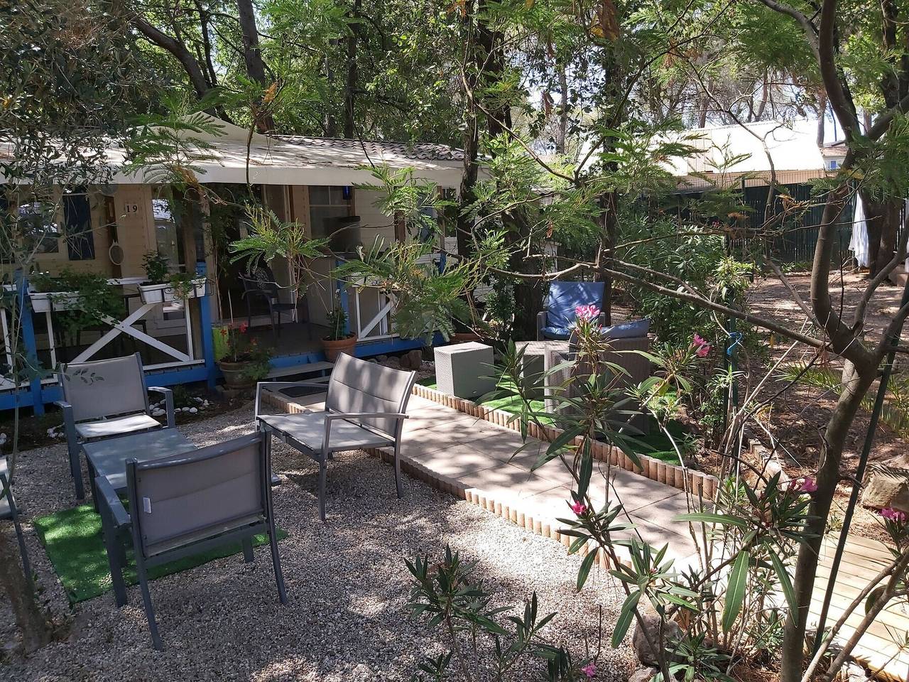 Mobile Home 'Topaze' with Shared Pool, Wi-Fi and Air Conditioning in Puget-sur-Argens, Mediterranean Coast (France)