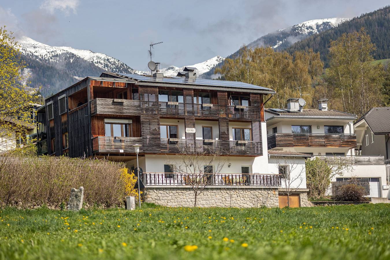 Entire apartment, Apartment 'Silbernagl Direkter Blick Zum See' with Lake View, Shared Terrace and Wi-Fi in Issing, Pfalzen