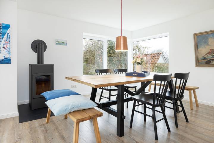 Ferienhaus für 4 Personen, mit Balkon und Terrasse sowie Garten in Heikendorf