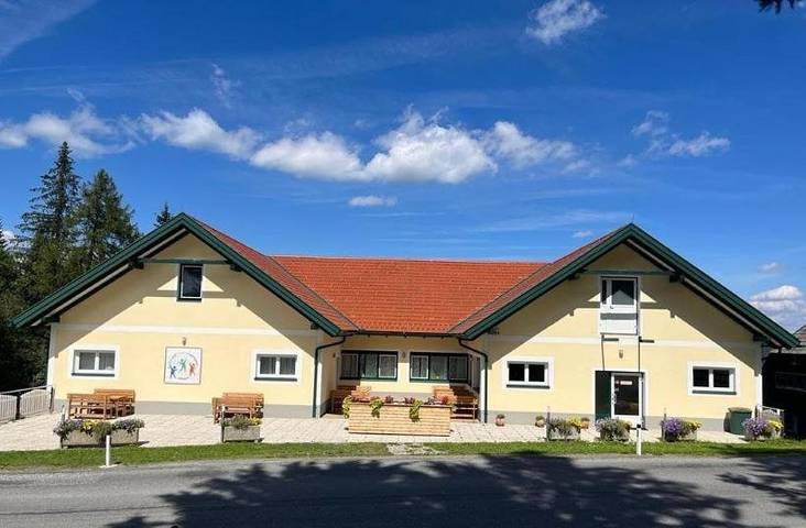 Ferienhaus für 50 Personen, mit Garten und Sauna sowie Ausblick in Weststeiermark