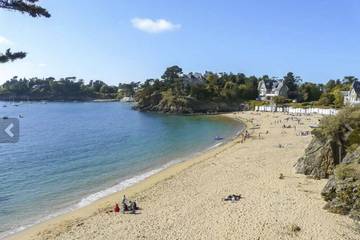 Location de vacances pour 7 personnes, avec terrasse et jardin dans Plage du Béchet