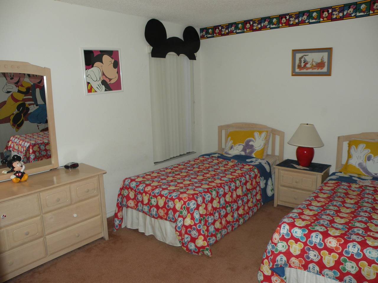 Lake View Villa- 5-Bed Sleeps 10- near Disney in Four Corners, Central Florida