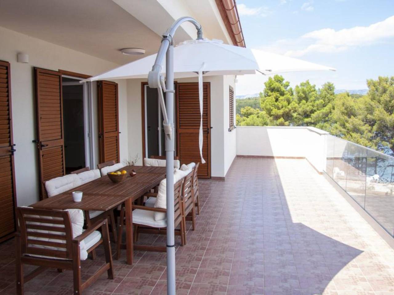 Three Bedroom Holiday Home With Balcony and Sea View in Jelsa, Hvar